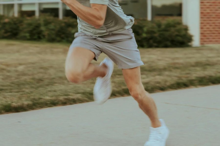 Runner on a path wearing FitX 01
